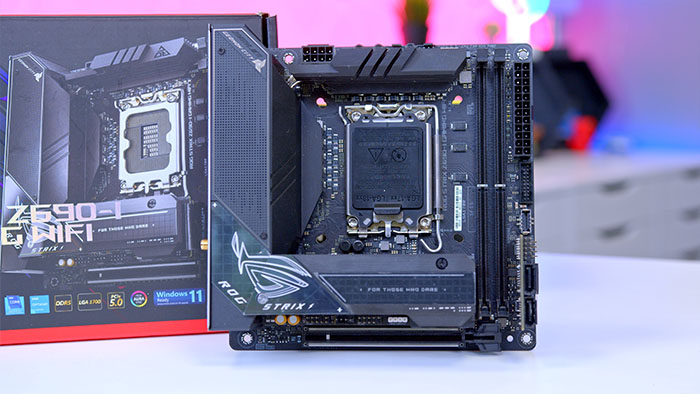 ROG Strix Z690 I - Motherboard Form Factors VS