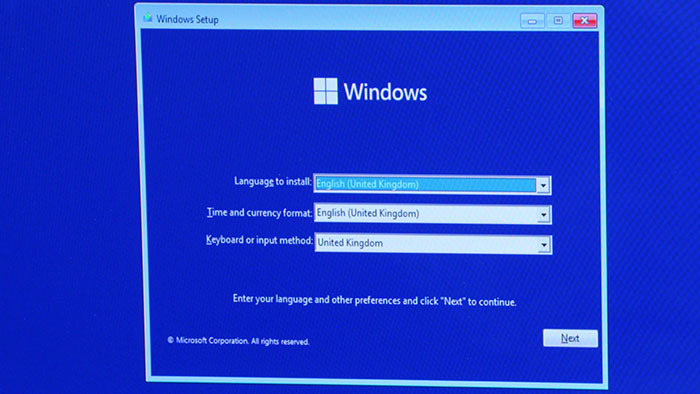 Select Language Windows Installation - PC Building Checklist