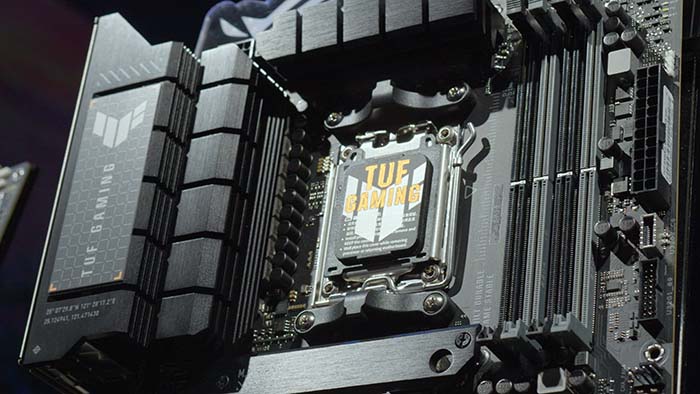 ASUS TUF X670E CPU Socket and VRMs