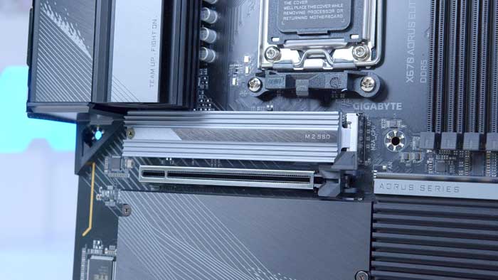 Gigabyte AORUS X670 Elite AX PCIE 5.0 Slot