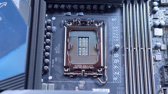 Gigabyte Z790 AORUS Master CPU Socket Cover off