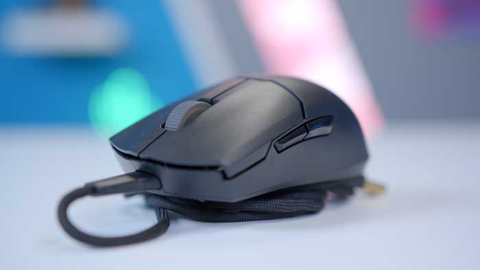 Cooler Master MM712 Mouse - Angle with wire