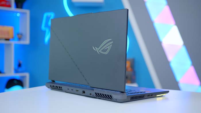 ASUS ROG STRIX Scar 17 back