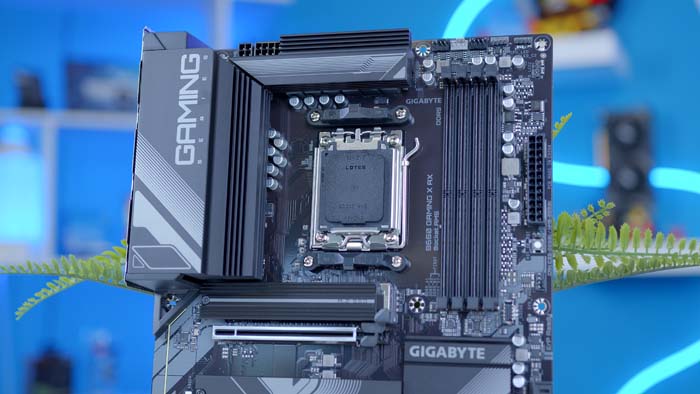 Gigabyte B650 Gaming X AX Top Wide