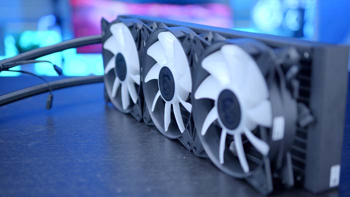 MSI MAG CoreLiquid E360 Fans Close-Up