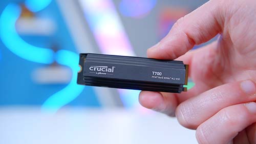 PI_Crucial T700 2TB in Hand