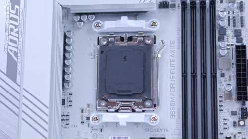 Gigabyte AORUS B650M ELITE AX ICE CPU socket