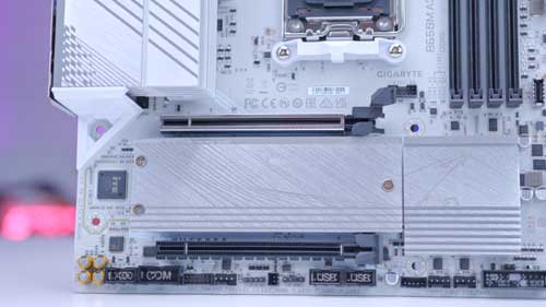 Gigabyte AORUS B650M ELITE AX ICE PCI-E