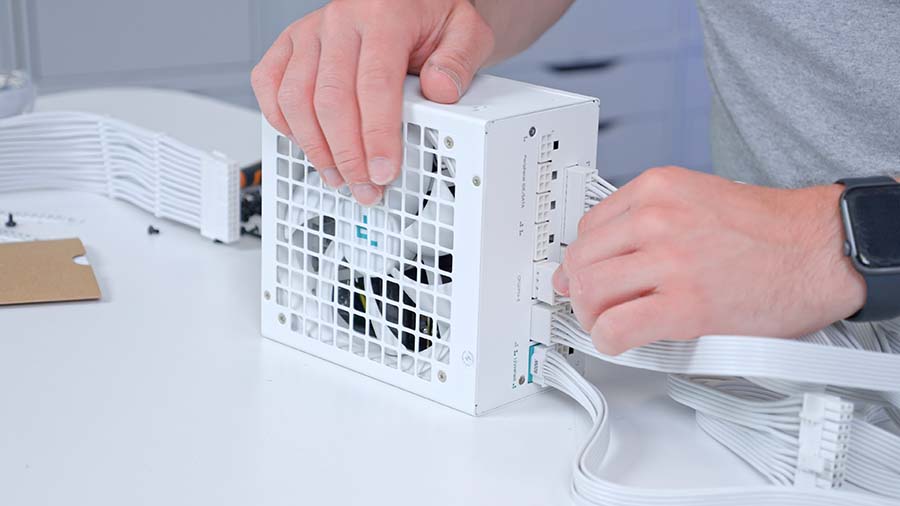 MPI_Deepcool CH560 + 4080 SUPER PSU Cabling