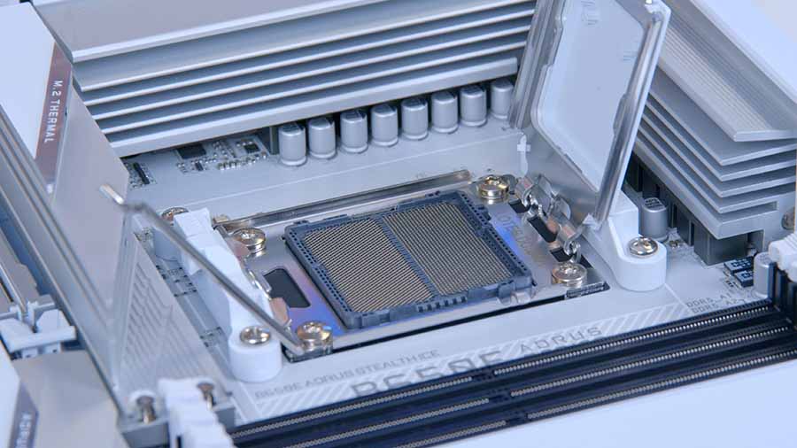 MPI_3500X + 4070 SUPER CPU Socket Cover Open