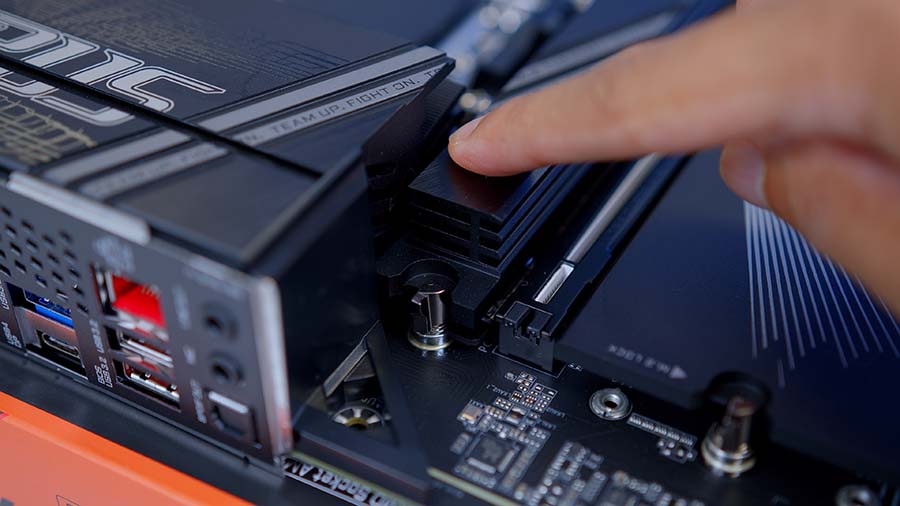 MPI_Gigabyte X870 AORUS Elite WiFi7 Tool-Less SSD Heatsink