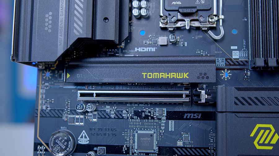 MPI_MSI MAG B860 TOMAHAWK WiFi GPU Slot