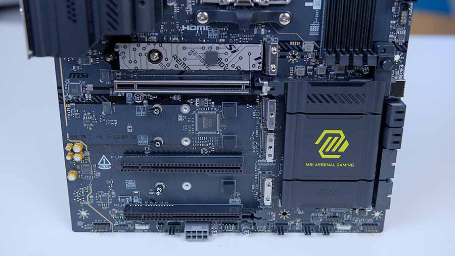 MPI_MSI MAG X870E TOMAHAWK WiFi M.2 Slots