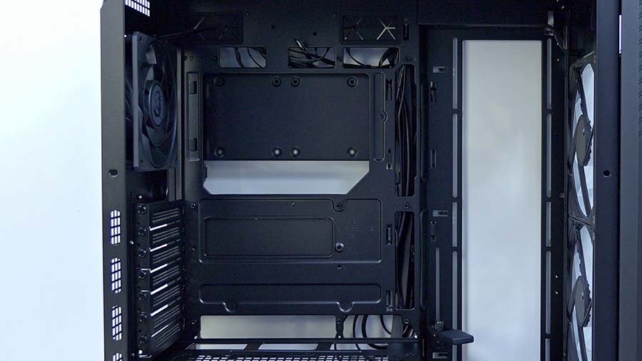 MPI_MSI MPG Velox 300R Airflow PZ Motherboard Tray Lying Down