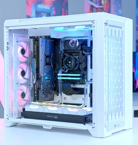 Best Cases for Custom Liquid Cooling Feature Image