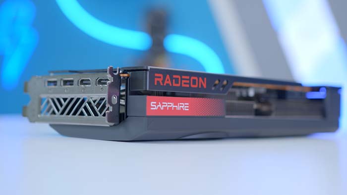 Sapphire Pulse 7700 XT Radeon Logo