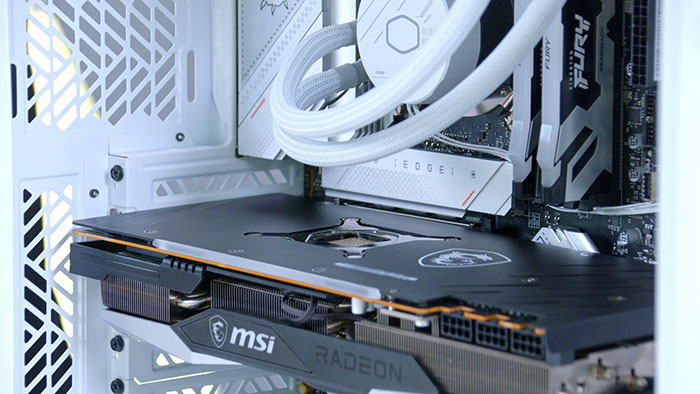 MSI Gaming X Trio Classic Radeon RX 7900 XTX in Build