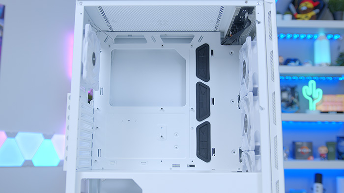 MSI Gungnir 110R White Internals