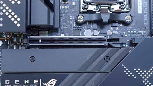 PI_ASUS ROG Crosshair X670E Gene PCI-E Slot