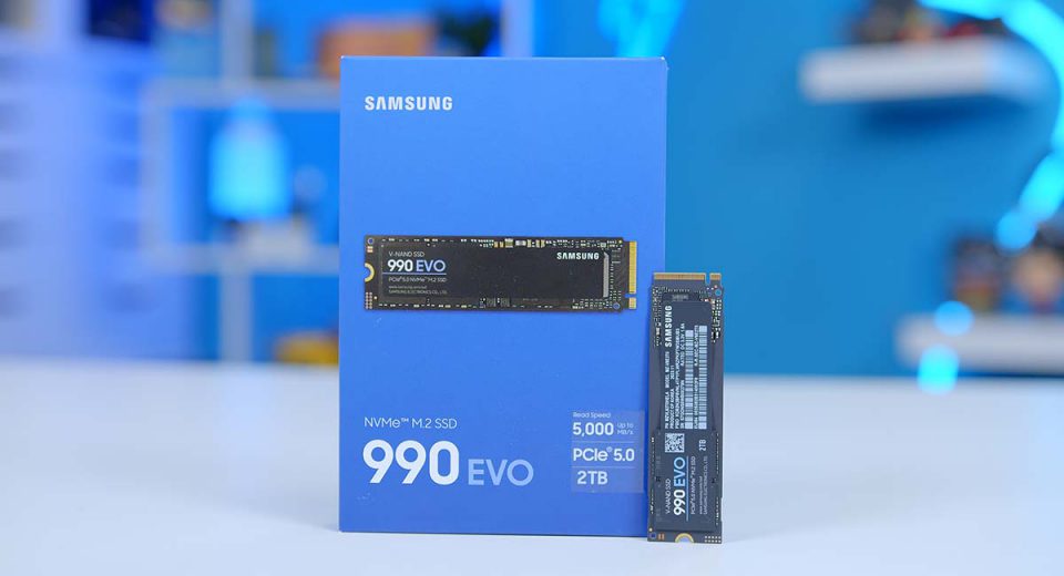 Samsung Unveils Top-End 990 PRO SSD as Addition to High-End Range -  GeekaWhat