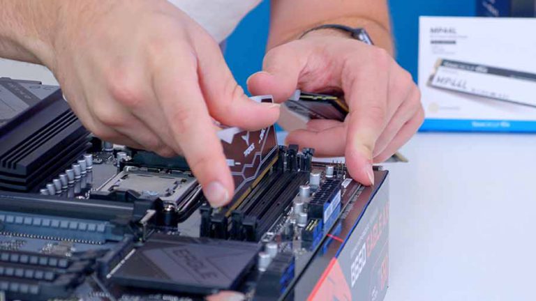 The Ultimate $1100 Gaming PC Build Guide - GeekaWhat