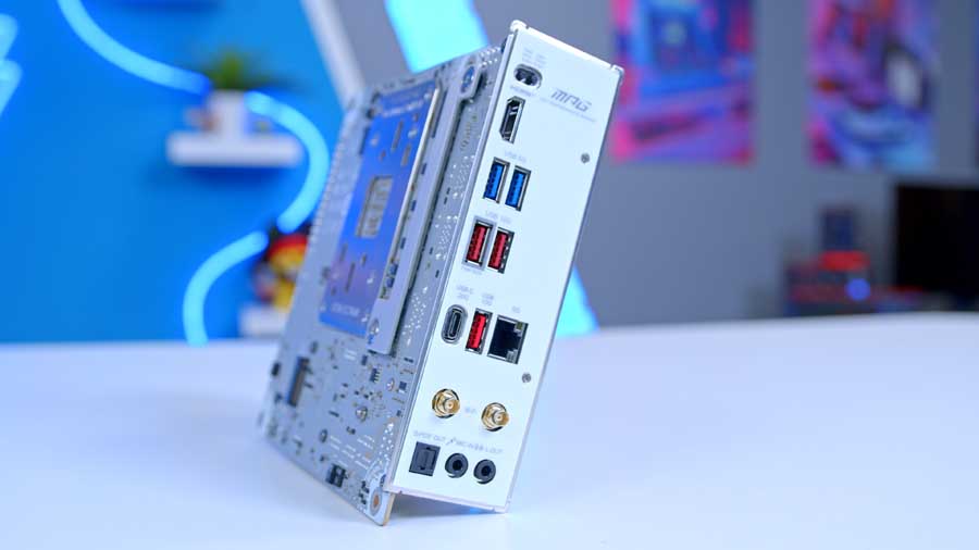 MPI_MSI MPG B850I EDGE TI WiFi Angled Rear IO