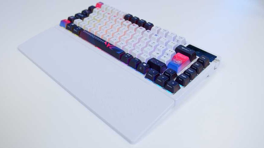 MPI_ASUS ROG Azoth X with Wrist Rest