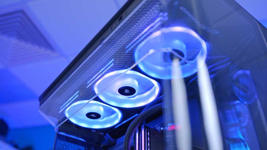 MPI_[DM78] Corsair Air 5400 + 5090 Gaming PC Build Montage