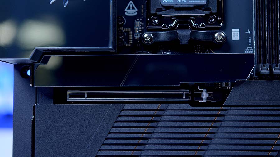 MSI MEG X870E GODLIKE X EDITION Hub Primary GPU Slot